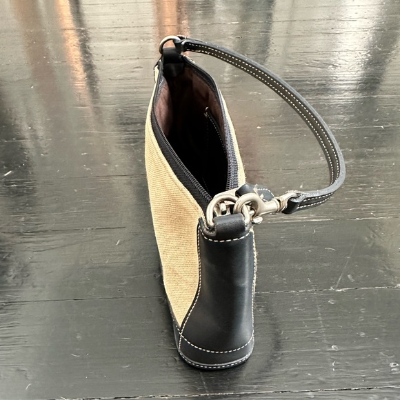 Coach purse - Picture 2 of 4